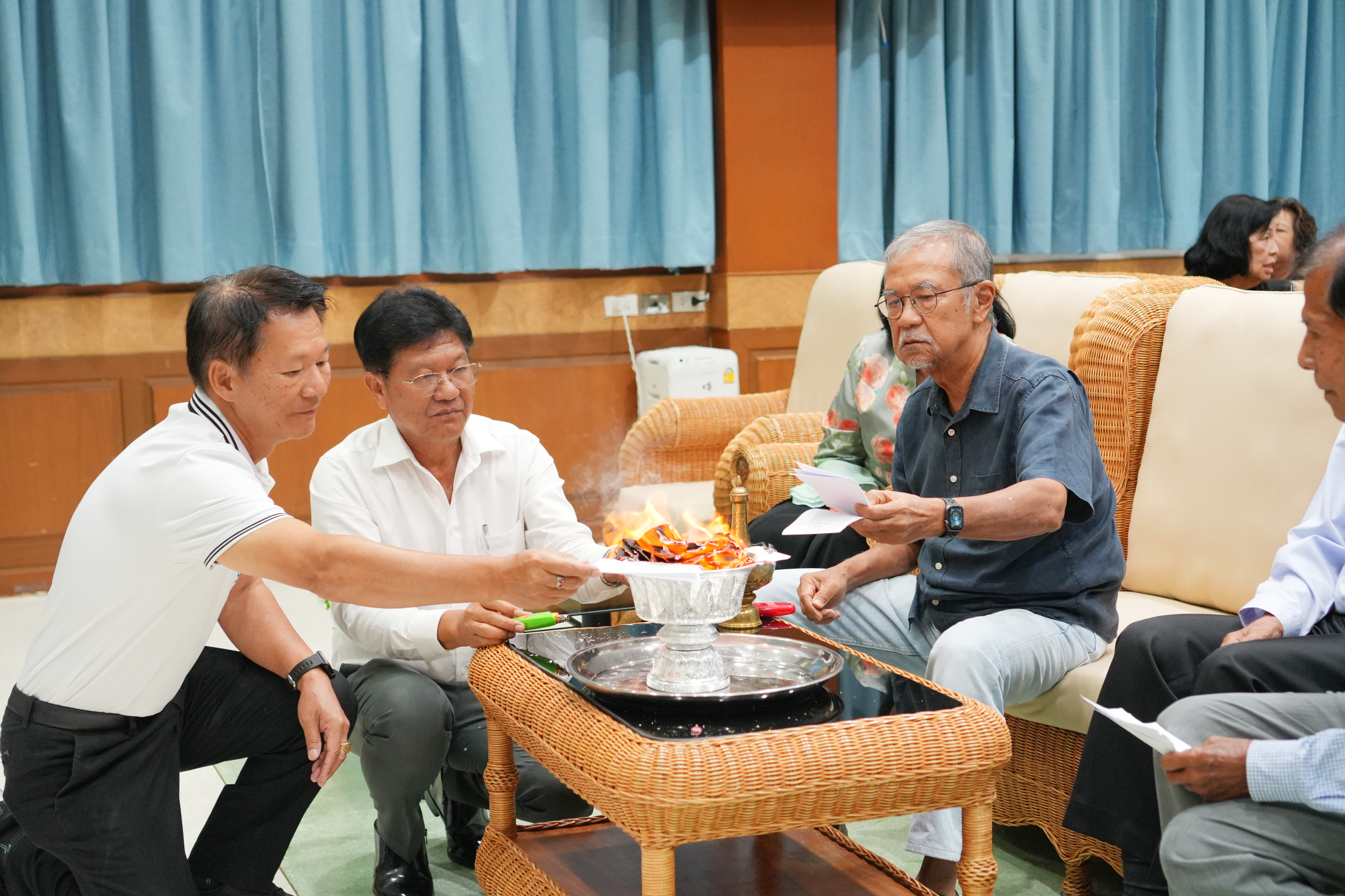 title - ชมรมผู้สูงอายุ ส.ป.ก. จัดพิธีทำบุญอุทิศส่วนกุศลให้ข้าราชการ/เจ้าหน้าที่ ส.ป.ก. ที่ล่วงลับไปแล้ว